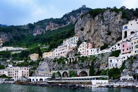 Traslado privado en furgoneta de lujo desde la costa de Amalfi a Nápoles