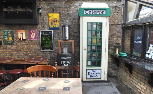 Photo of The Brazen Head in Lower Bridge St, The Liberties, Dublin, the oldest pub in Dublin, Ireland.