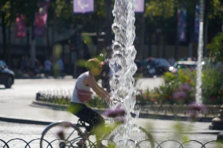 photo off view of Water Splash Fontain At A Summer Day On The Street In The Paris City, France.