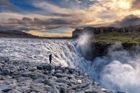 Diamond Circle Myvatn Waterfalls e Husavik de Akureyri Tour