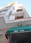 Deka Evleri