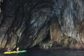 Excursão de caiaque e mergulho com snorkel em Amalfi na Caverna Pandora de Maiori