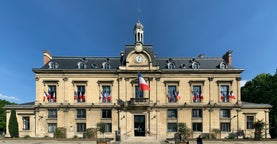 Auto cabrio a noleggio a Saint-Ouen-sur-Seine, in Francia