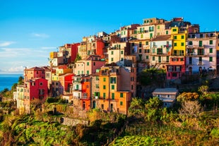 Best Time to Visit Cinque Terre: Into the Italian Riviera