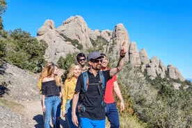 Visite du monastère de Montserrat et randonnée dans le parc naturel avec chemin de fer depuis Barcelone