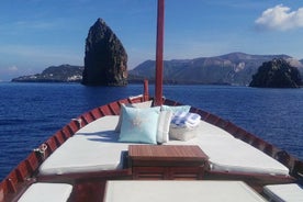 Passeio de barco privado Lipari e Vulcano (7 horas)