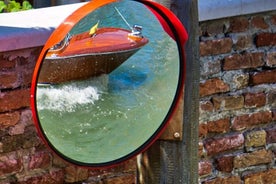 Venice through the eyes of a Venetian - walk and luxurious private water taxi 