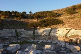 Camina por la antigua ciudad de Milos