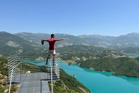 Excursão privada de dia inteiro ao Lago Bovilla e à cidade de Kruja com guia