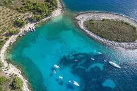 Private Tour zu den Roten Felsen und den Pakleni-Inseln