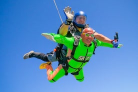 Parachutisme en tandem à 15 000 pieds - avec navette depuis Lagos