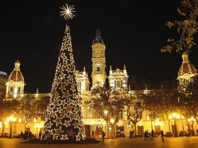 Ayuntamiento_en_Navidad_(Valencia).jpg