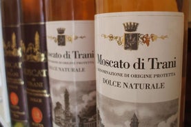 Tour Privado: passeio a pé Trani com degustação de vinhos Moscato