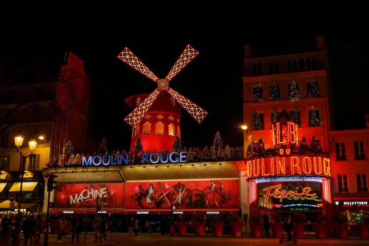 Moulin Rouge 2.jpg