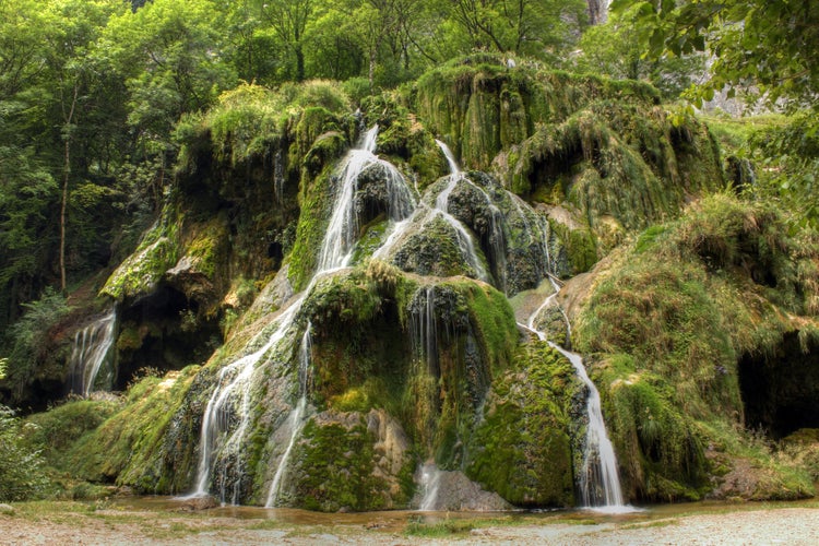 photo of view of Waterfall at Baume les Messieurs, Jura - France.