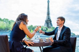 Cena temprana a bordo de un crucero por el Río Sena en Bateaux Parisiens