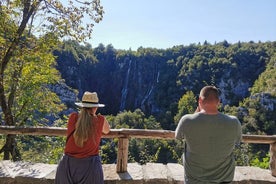 Tour económico de medio día desde Zadar a los lagos de Plitvice