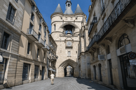 The essential in Bordeaux, private tour with a local