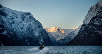 Winter Wonders of the Fjords (semi-guided tour)