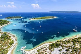 Split: Lagoa Azul de meio dia, naufrágio e passeio de barco em Trogir