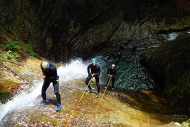 Sensazione di canyoning di Angon sulle rive del lago di Annecy