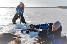 Pesca sul ghiaccio come un finlandese, Apukka Adventures Rovaniemi