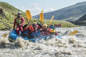 Hafgrímsstaðir的家庭漂流一日游：西冰川河上的2级白水漂流