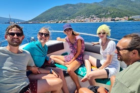 Tour de entrada a la cueva azul y la bahía de Kotor con bebidas de cortesía