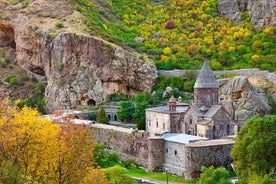 Gruppeturné: Garni hedenske tempel, Geghard kloster, Sevan-sjøen, Sevanavank