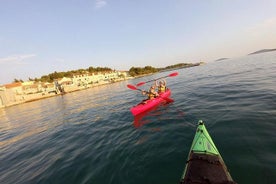 In kayak sull'isola di Prvić