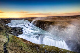 Golden Circle: Geysers, Falls & Tomato Farm with Lunch