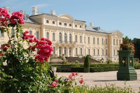 Private Tour to Rundale Palace, Hill of Crosses from Riga