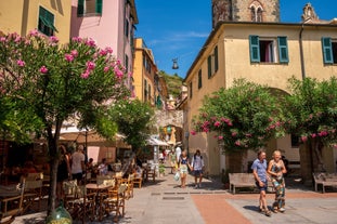 Best Time to Visit Cinque Terre: Into the Italian Riviera