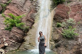 Cena incluida en la cascada Shen Gjergji y la puesta de sol de Tirana