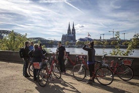 ガイド付きケルンのプライベートグループ自転車ツアー