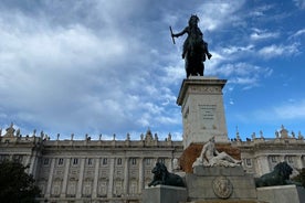 Historiska Madrid med en arkitekt: araber, österrikare och bourboner