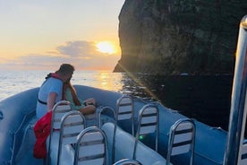 Sonnenuntergang mit dem Boot auf der Insel Terceira