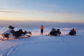 Eyjafjallajökull上的雪地摩托车