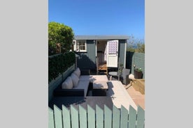 Trevone Luxury Shepherds hut close to the beach