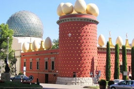 Dalí Museum and Costa Brava Small Group Tour from Girona