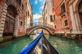 Promenade à pied dans Venise et tour en gondole