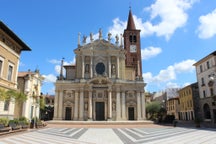 Busto Arsizio minivan rental
