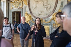 Excursion d'une demi-journée dans les jardins et au château de Versailles avec billet coupe-file en train au départ de Paris