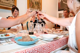 Cesarine: dimostrazione di cucina e cucina tipica presso la casa del locale a Siena