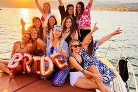 Bachelorette party, boat party in Salerno with aperitif and tapas