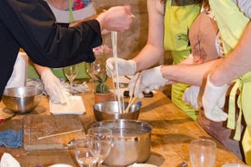 Paris Cheesemaking Workshop including Wine and Cheese Tasting with an Expert