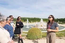 Versailles Palace Salta la coda Tour guidato di un'intera giornata o di mezza giornata