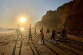 Sunset Yoga på Portimãos vackra strand av el Sol Lifestyle