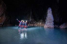 Excursión para grupos pequeños de espeleología marina en Cova de Coloms en Mallorca