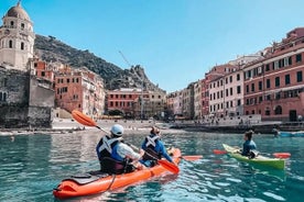 Kajakkiretki Monterossosta Vernazza-Maimunan luolaan + snorklaus